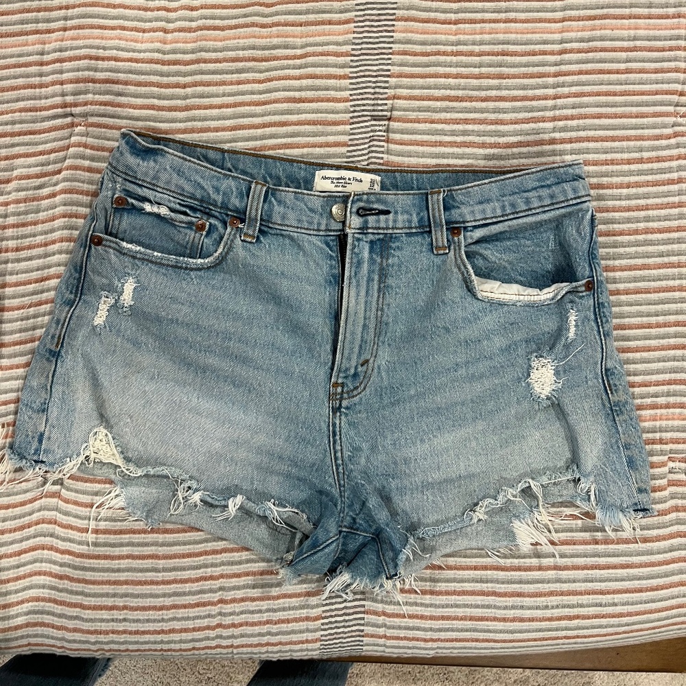 Abercrombie & Fitch denim mid rise mom shorts curve love shorts size 31